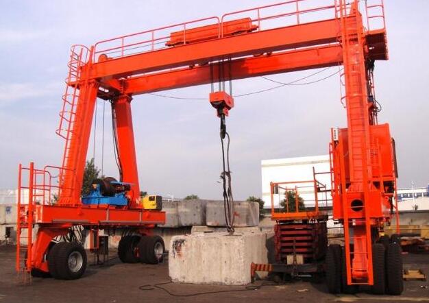 轮胎式集装箱门式蜜桃视频APP下载机 轮胎式集装箱门式蜜桃视频APP下载机