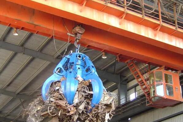 双梁抓斗桥式蜜桃视频APP下载机电动机的绝缘层构造，是根据电流量尺寸或是工作电压多少明确?