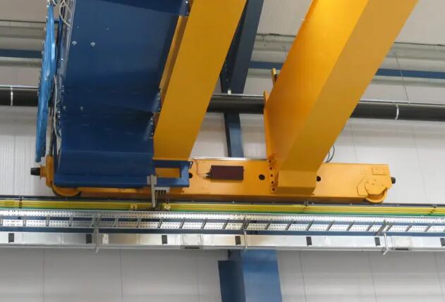 欧式双梁蜜桃视频APP下载机防摆动系统软件的使用原理是什么？