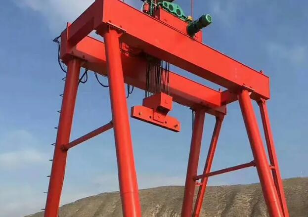 双主梁吊钩门式蜜桃视频APP下载机设备厂区实拍 双主梁吊钩门式蜜桃视频APP下载机设备厂区实拍